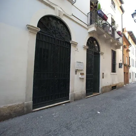 Dimora Cecilia, Nel Cuore Della Citta 아파트